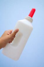 Calf Feeding Bottle 2 Liter - Image 3