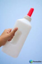 Calf Feeding Bottle 2 Liter - Image 2